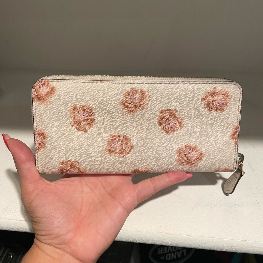 Coach Cream Floral Wallet - Picture 2 of 3